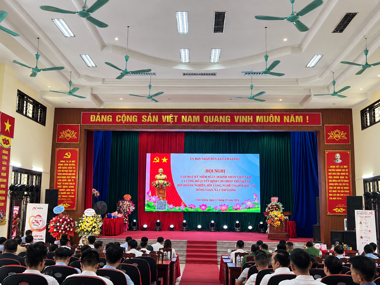 Hội nghị kỷ niệm Ngày Doanh nhân Việt Nam và công bố quyết định cho phép thành lập Hội Doanh nghiệp xã Cẩm Giàng, TP. Hải Phòng